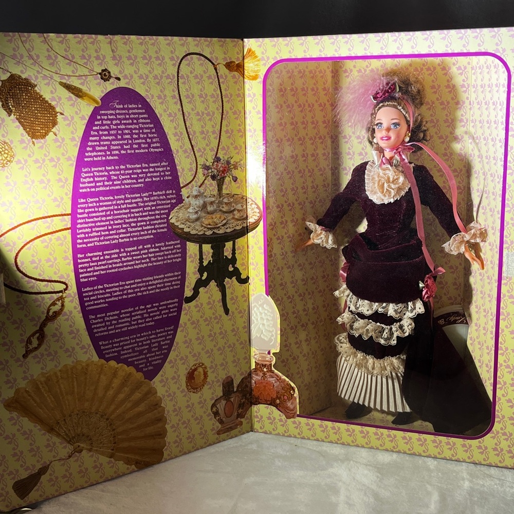 NWT Victorian Lady Barbie collectors edition